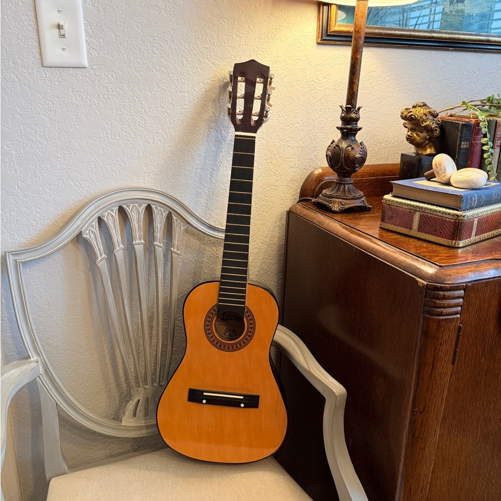 Lauren # LA30N 6 String Acoustic Guitar - Picture 16 of 16